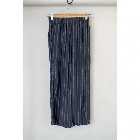 Aritzia Wilfred | FAUN PANT Pinstripe, wide-leg pant | Grey &‎ White | XS - Picture 6 of 8